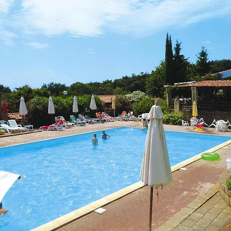 In Complex Centro Vacanze Il Borgo In * Guardistallo